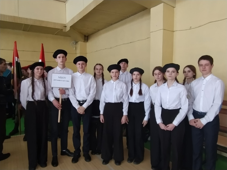 Обучающиеся нашей школы приняли участие в в муниципальном смотре строя и песни.